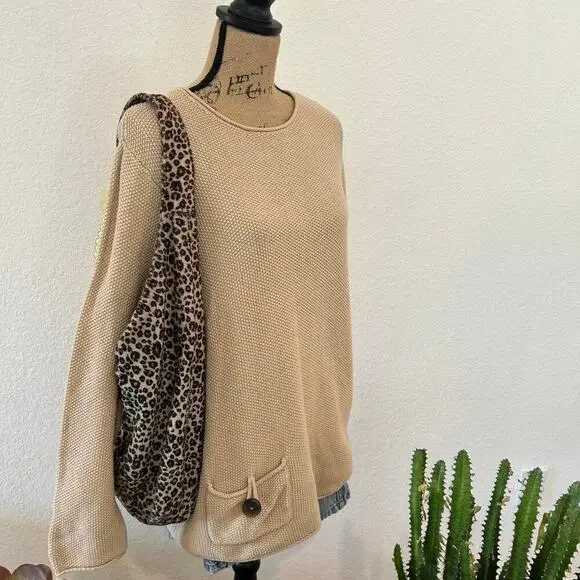 Vintage Tan long sleeve sweater with cute pocket mother of pearl button detail - Picture 3 of 8